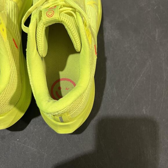 Nike Pegasus 40 Shoes Womens 9.5 Volt Running DV3854-700 Sneakers - Picture 9 of 10